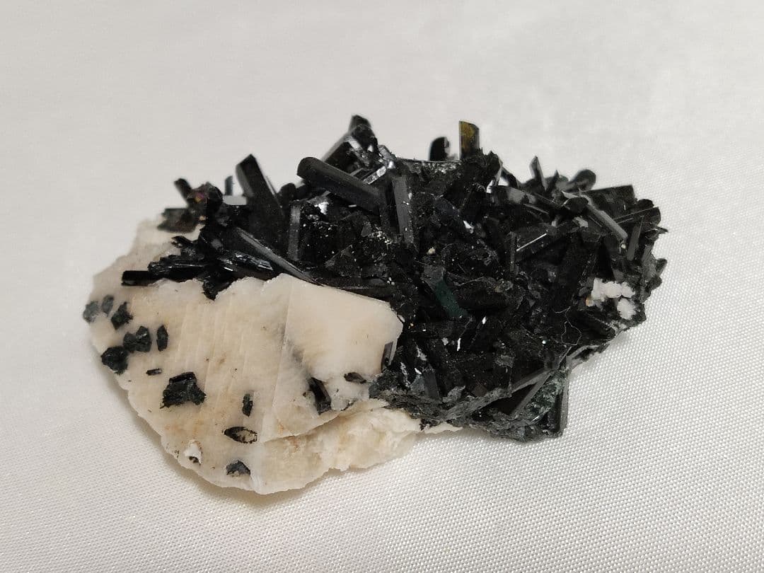 パワーストーン　天然石　原石　エジリン輝石　33g　No.159