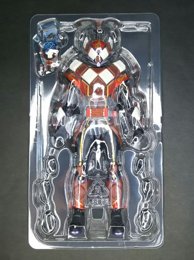 S.H.フィギュアーツ 仮面ライダーヴァレン チョコドンフォーム (欠品あり)