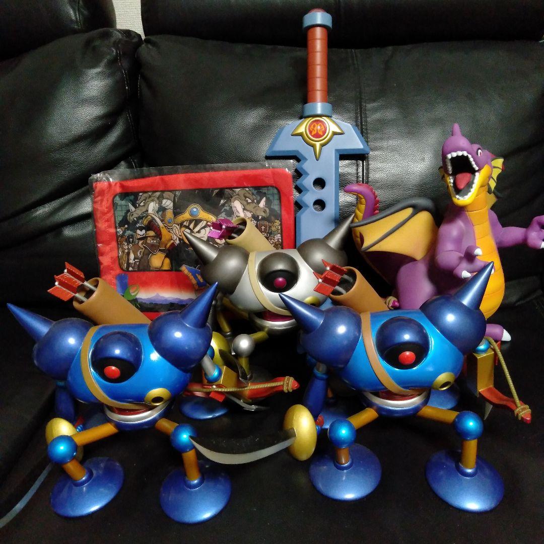 ドラゴンクエストフィギュア４体、ドラゴンクエスト３きんちゃく、パプニカのナイフ