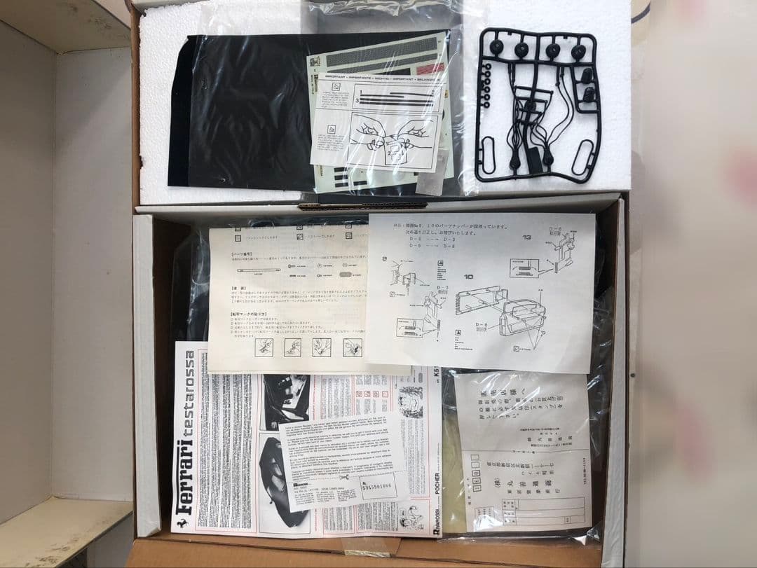 ポケール　Ferrari Testarossa 1/8スケールモデル