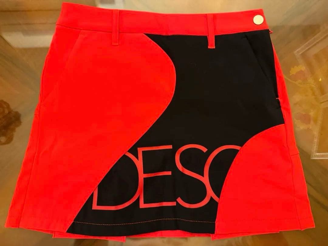 DESCENTE 赤黒 3セットアップ セーター、スカート、パンツ