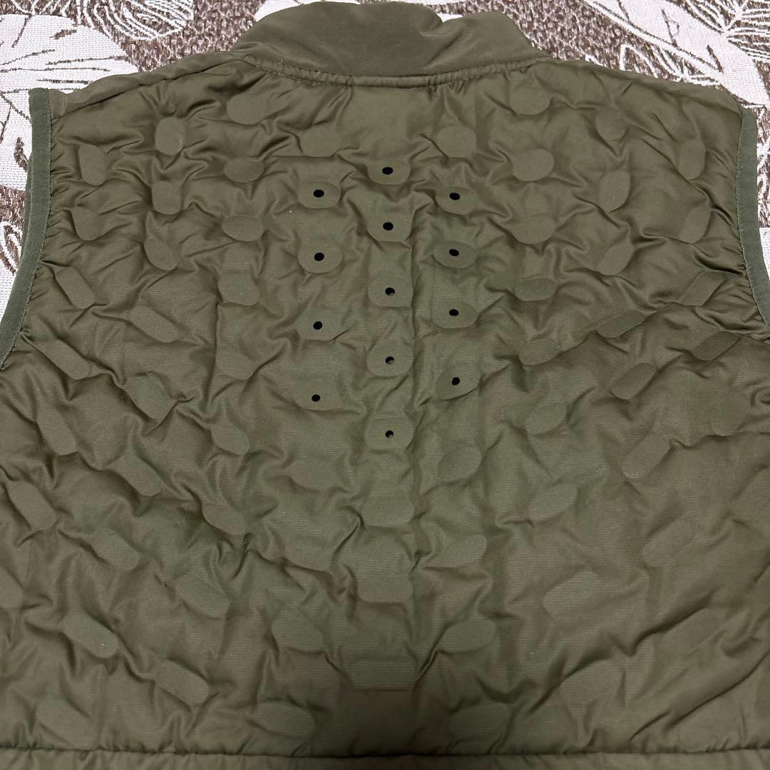 ナイキのエアロロフト ランニングベスト（ダウンベスト）と