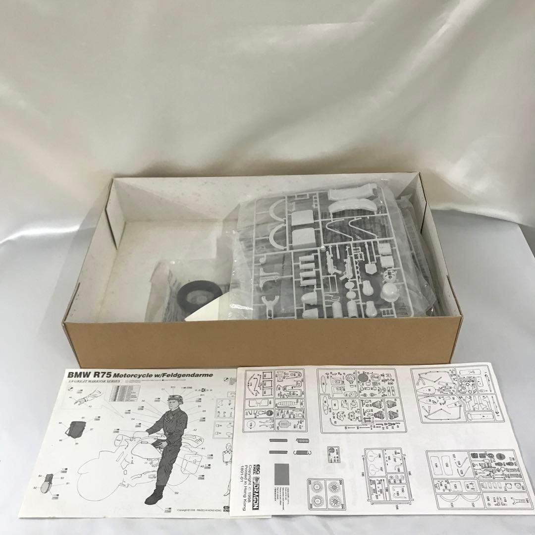 オートバイ・バイク 1/9  R75 Motorcycle w/Feldgendarme