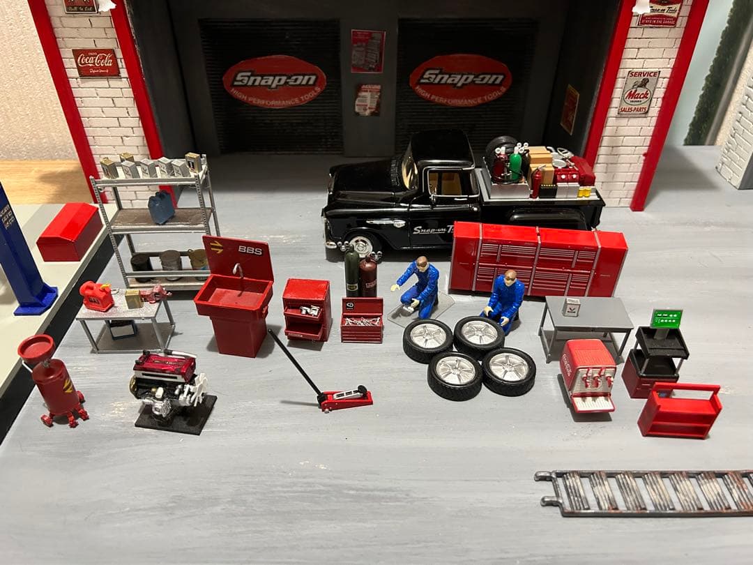 電動リフト　1/24、スナップオントラック、 ディスプレイはおまけ