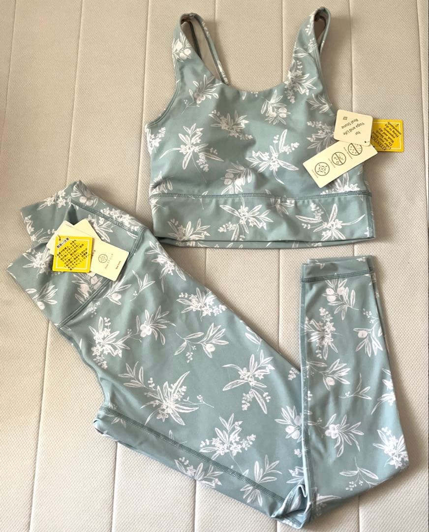 リアルストーンM ヨガウェアセット新品