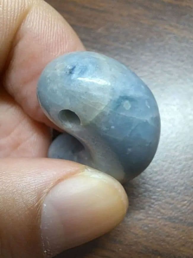 値下げしました【透過抜群】上質 糸魚川 翡翠 入コン沢 勾玉 13g 30mm