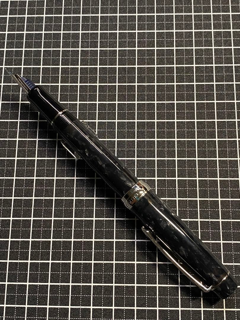 PILOT CUSTOM LEGANCE Black 万年筆　字幅F