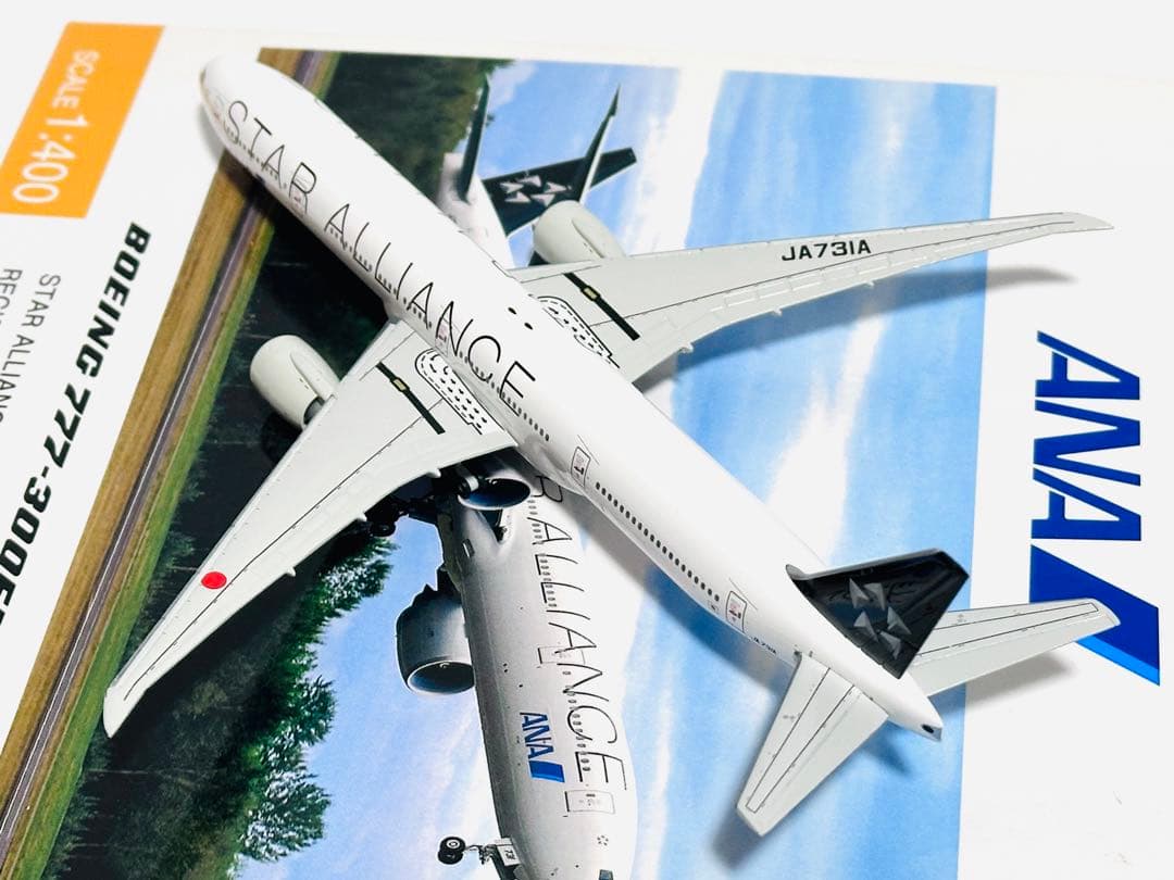 全日空商事 1/400 B777-300ER ANA STAR ALLIANCE