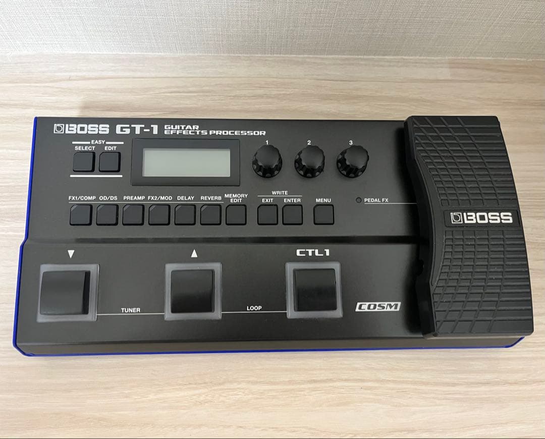 BOSS GT-1 ギターエフェクター 本体と純正ACアダプター付き