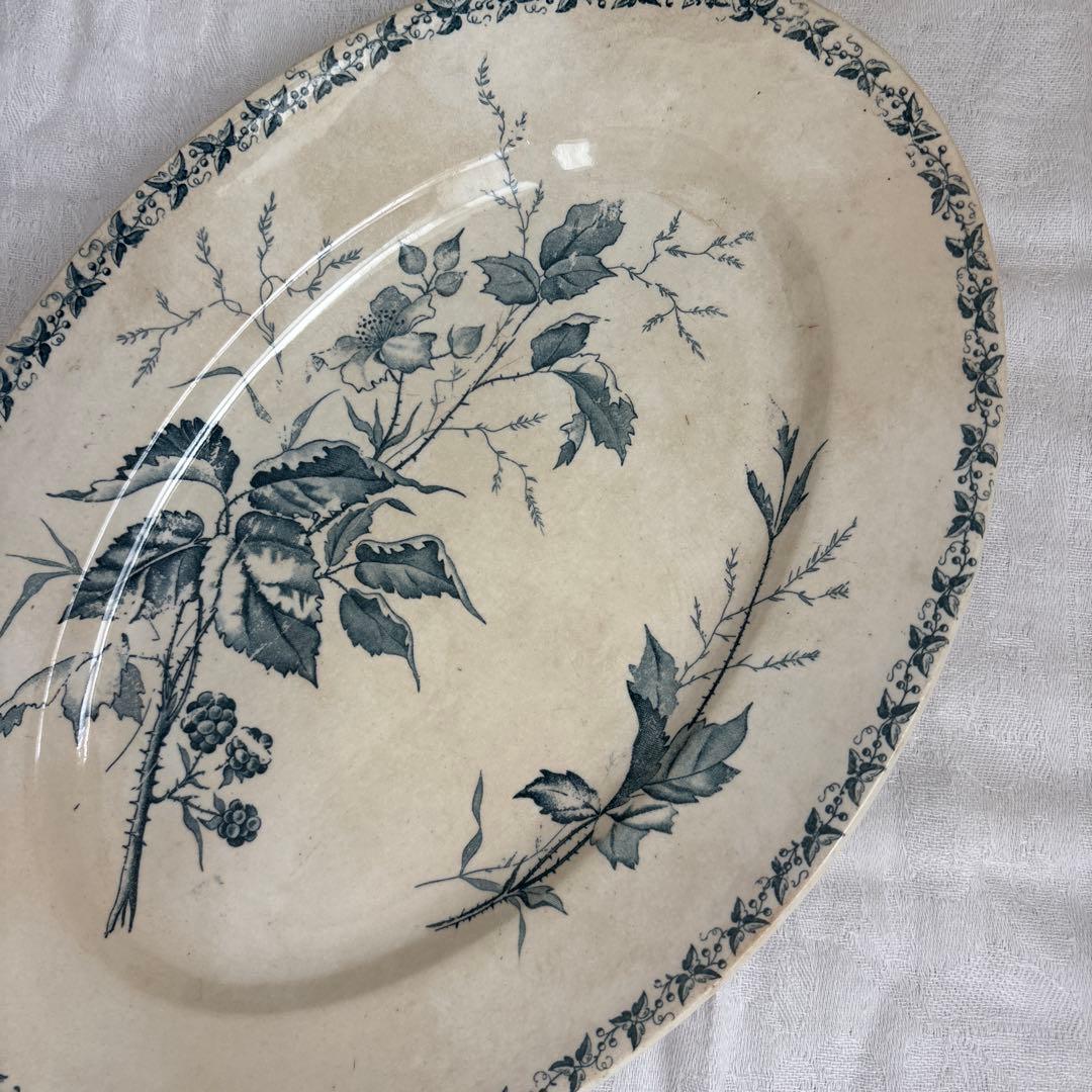 ブラックベリーのオーバルプレート