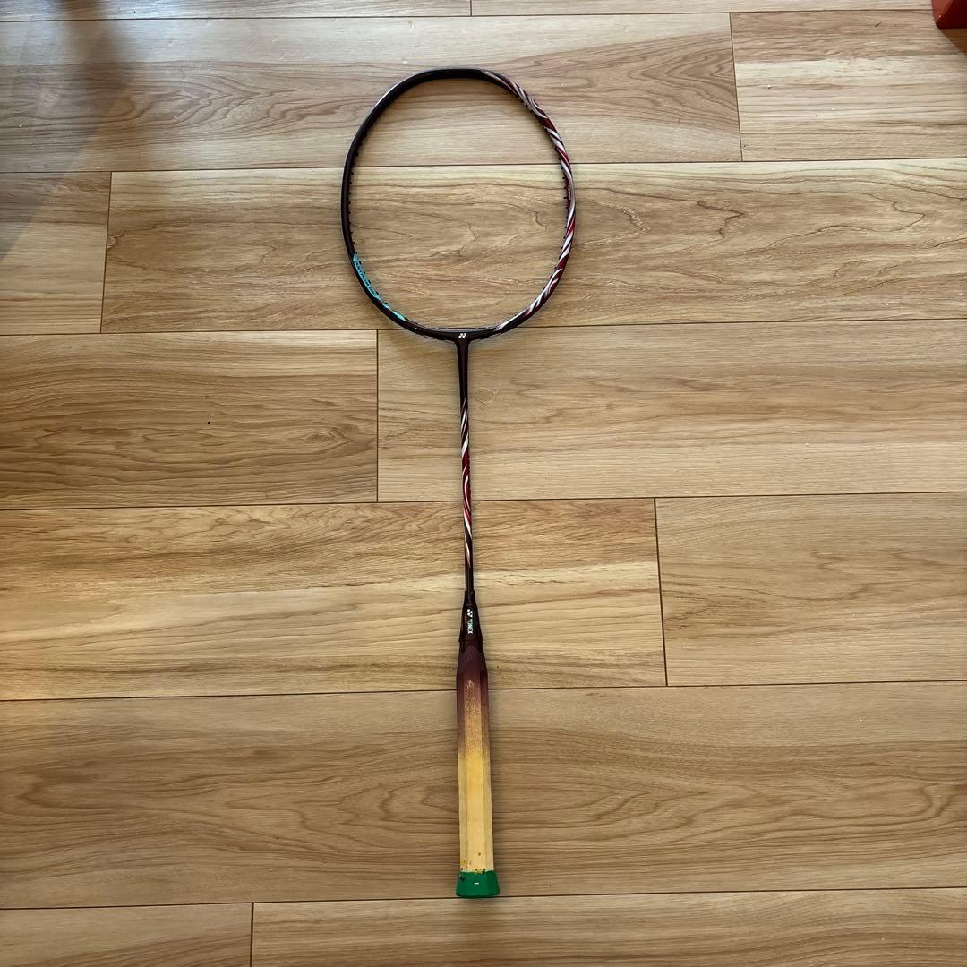 YONEX バドミントンラケット　アストロクス100zz 3UG5