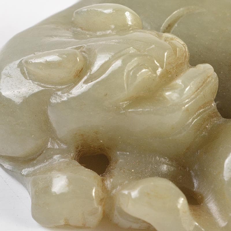 中国　玉石彫刻　神獣刻　根付　紙鎮　置物　C 7664E