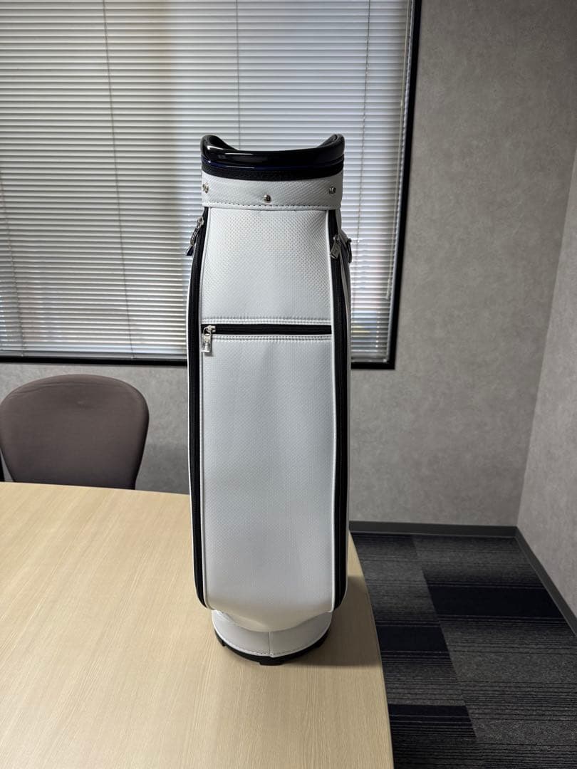 HONMA ゴルフバッグ・キャディバッグ ホワイト・ネイビー