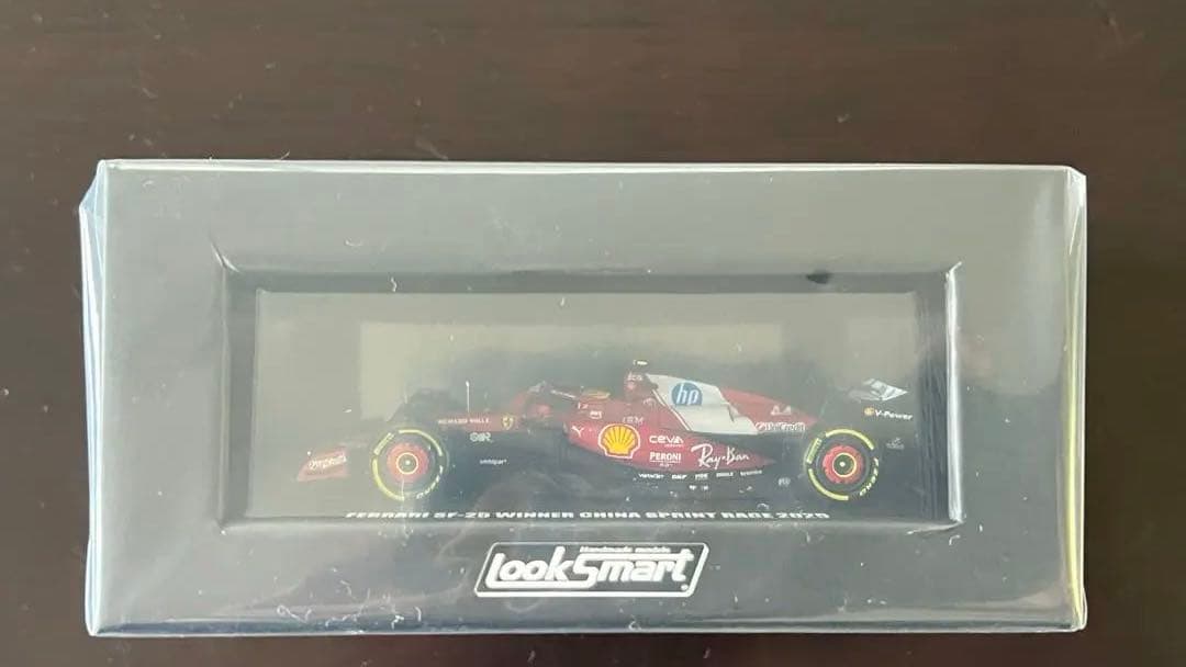 LookSmart Ferrari F1 1/64ルイスハミルトンミニカー