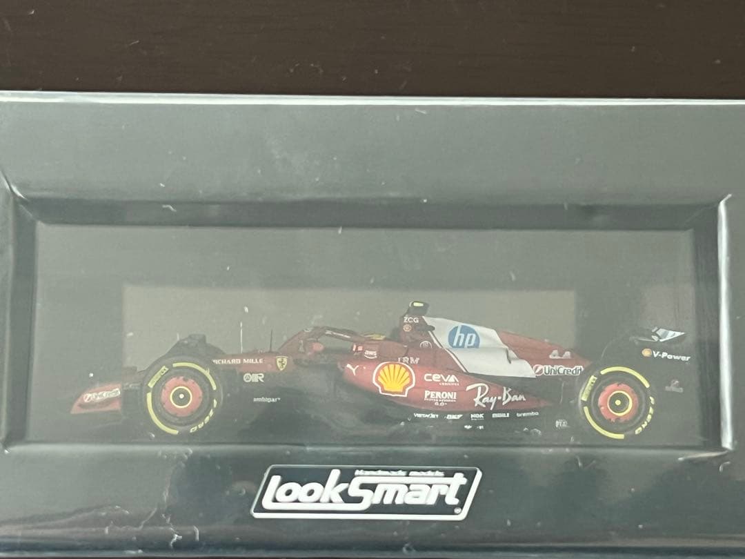 LookSmart Ferrari F1 1/64ルイスハミルトンミニカー