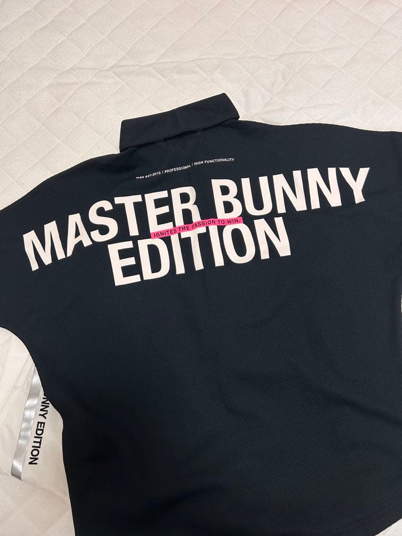 マスターバニー　ポロシャツとパンツセットウェア