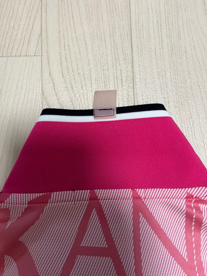 マークアンドロナ　ピンク ロゴプリント ポロシャツ　48サイズ