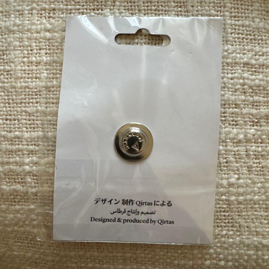 【新品】バーレーン館 ピンバッジ とパンフレット