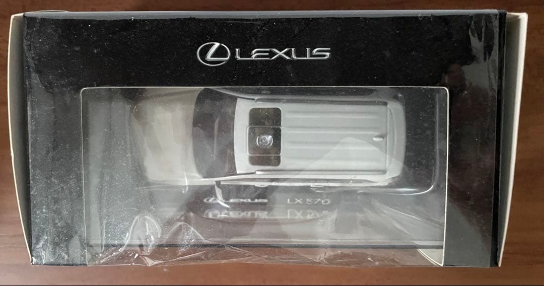 価格改定！Lexus LX 570 1/43スケール ミニカー