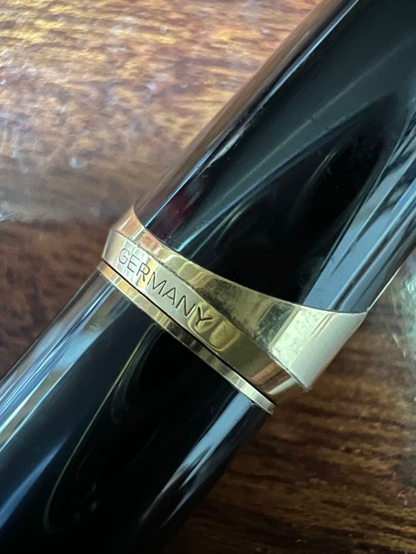 モンブラン 万年筆 黒 750ゴールド美品