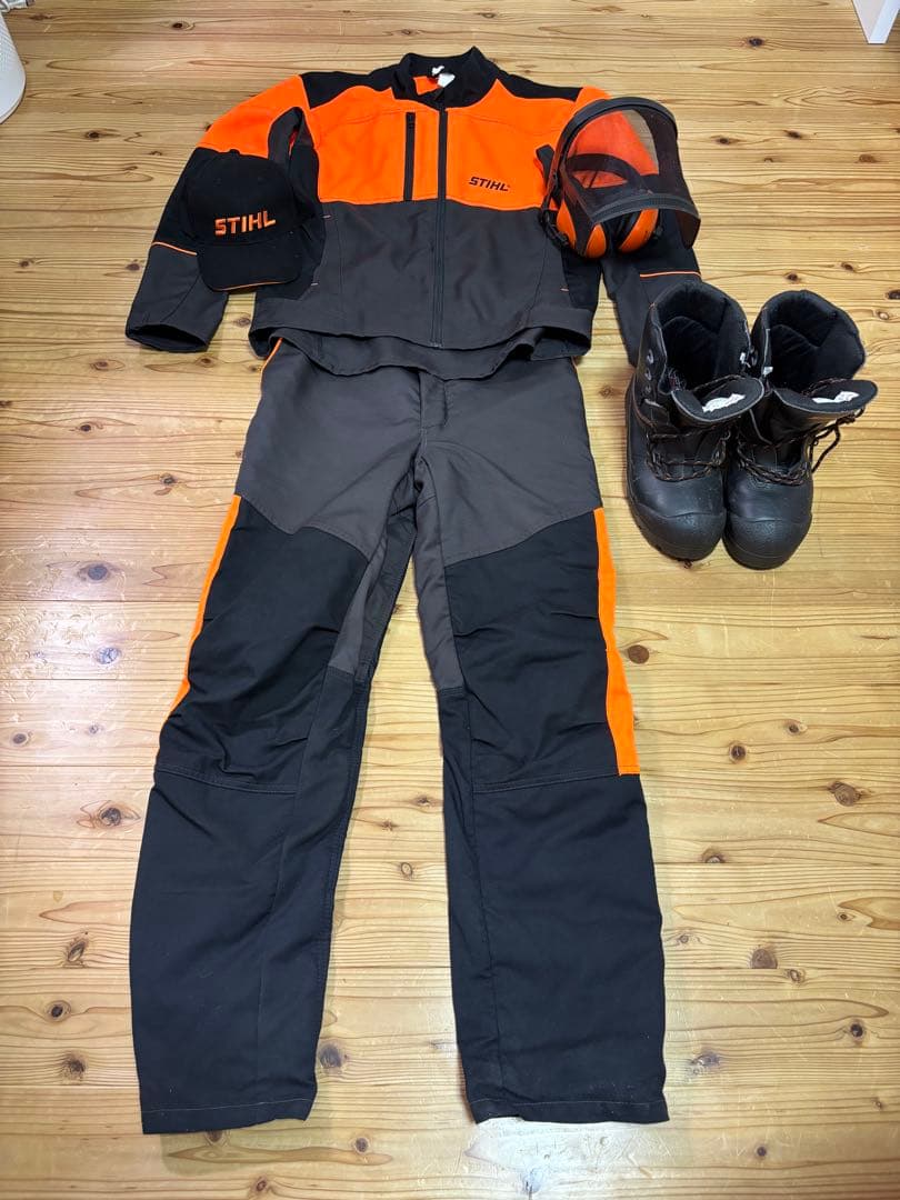 スチール　stihl チェーンソー作業着　チャップス　ブーツ　薪ストーブ　林業