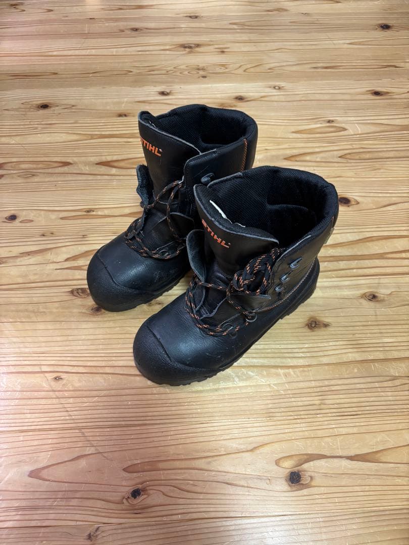 スチール　stihl チェーンソー作業着　チャップス　ブーツ　薪ストーブ　林業