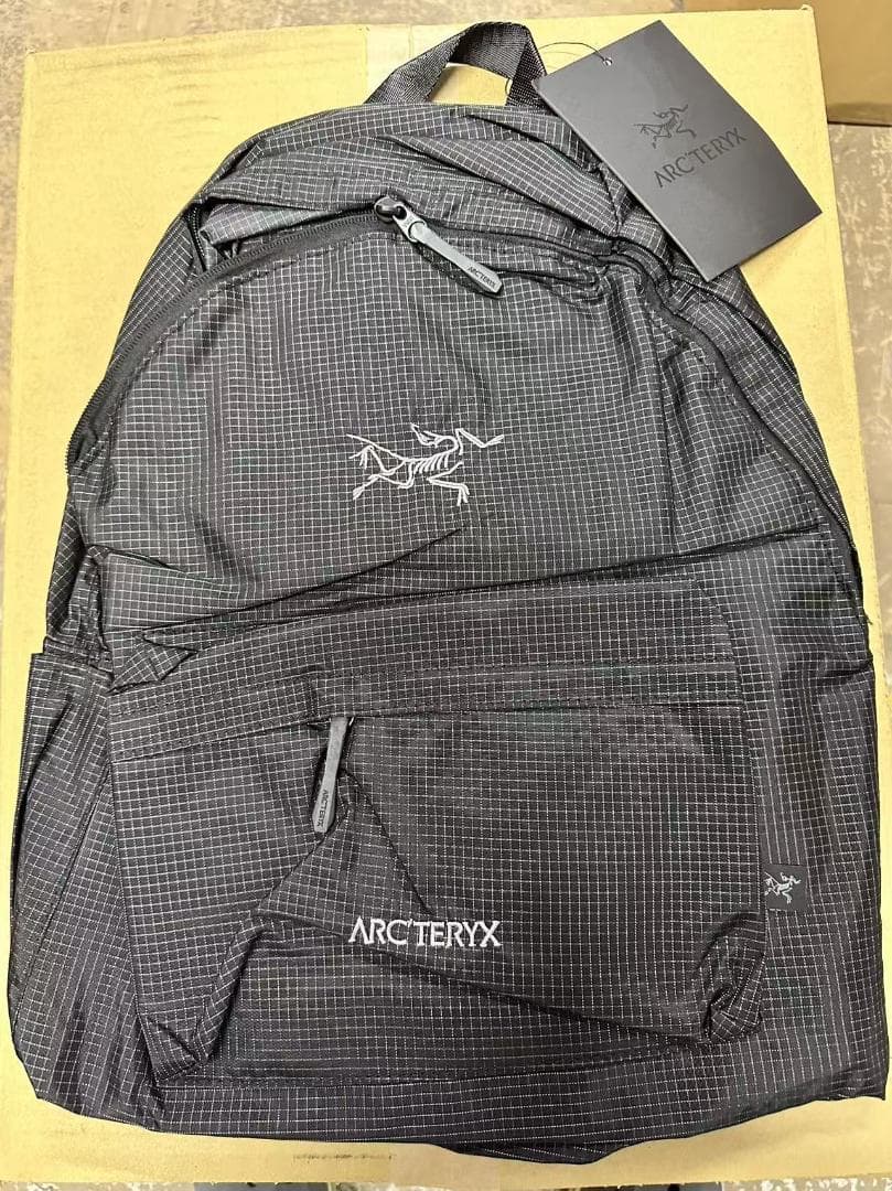 未使用ARC'TERYX 15パックグレグレーとブルーの格子