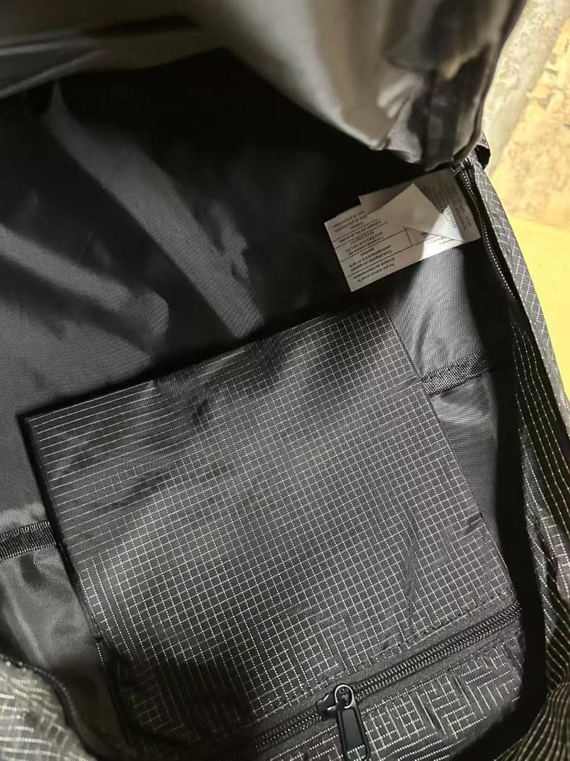 未使用ARC'TERYX 15パックグレグレーとブルーの格子