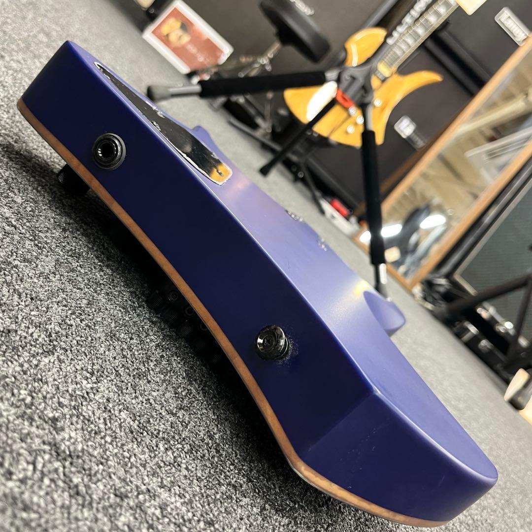 【11129】【新品】 ヘッドレスギター 汎用ケース付き ブルー