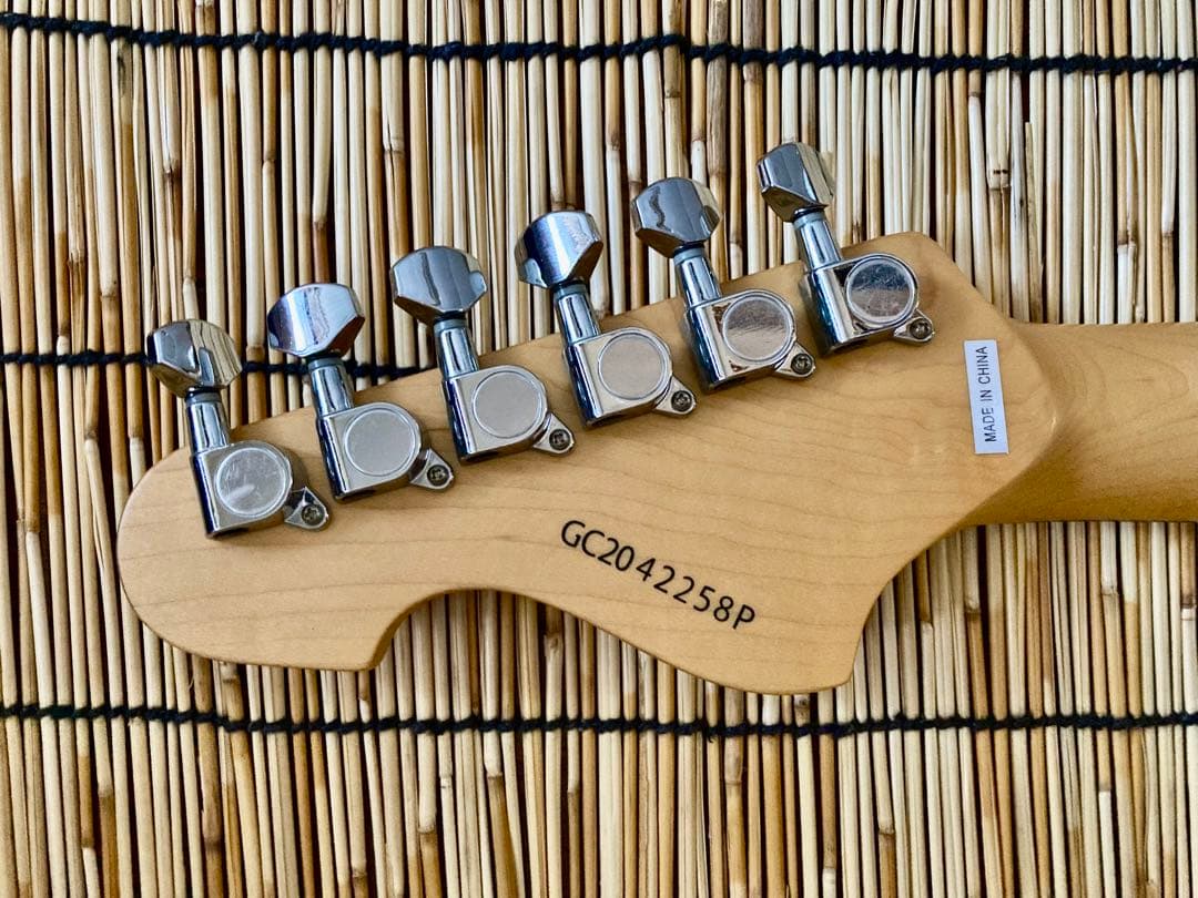 ☆最終値下　☆美品珍品☆杢目奇麗Grassroots製ジャズマスターに新機能搭載