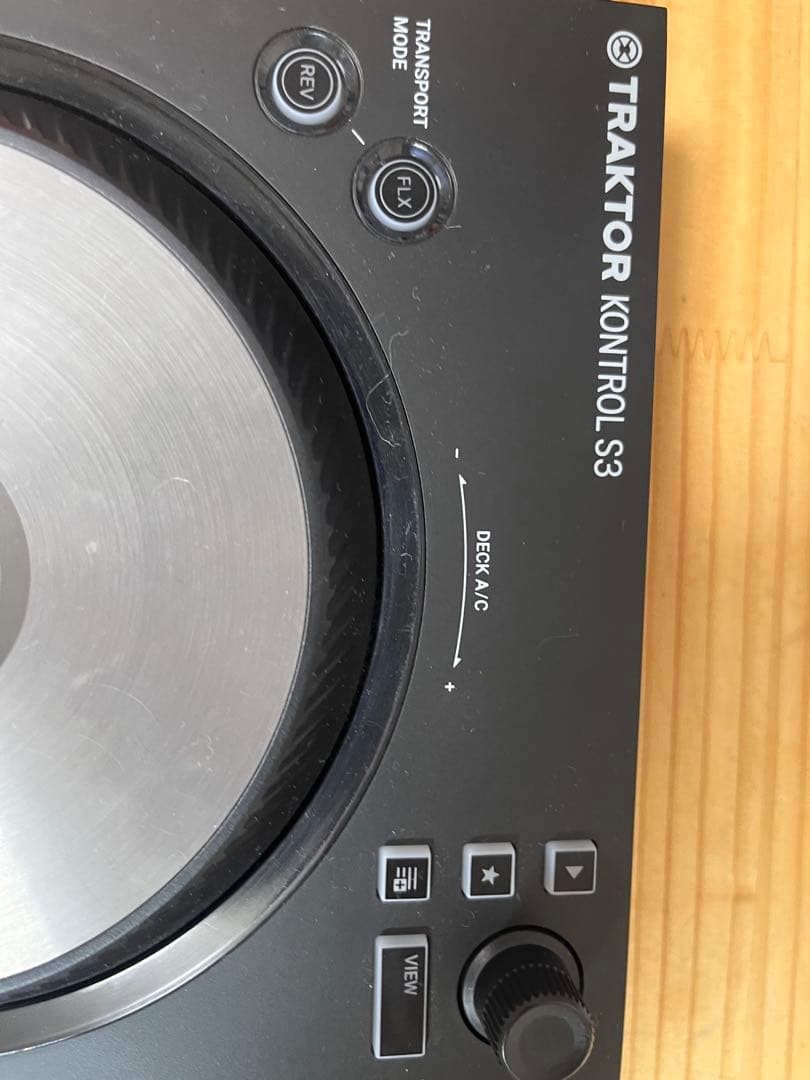 Traktor Kontrol S3 DJコントローラー