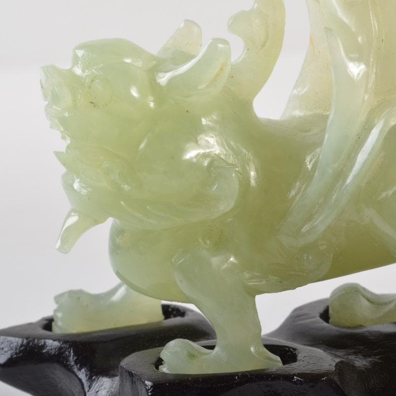 中国　玉石岫玉彫刻　神獣彫　置物　唐木台付　C　5189