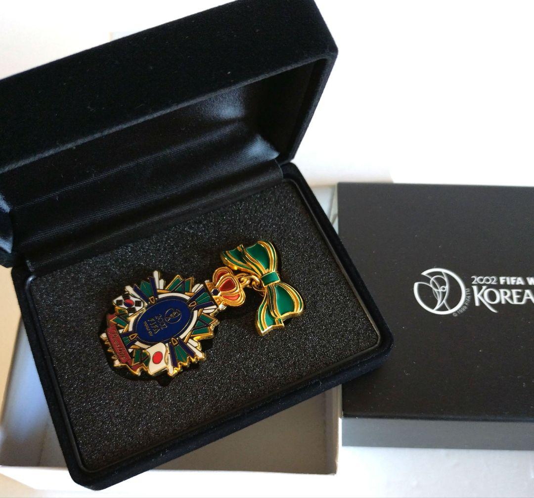 ワールドカップ 優勝国旗ピンバッジオフィシャルフレームとプレミア席記念品【美品】