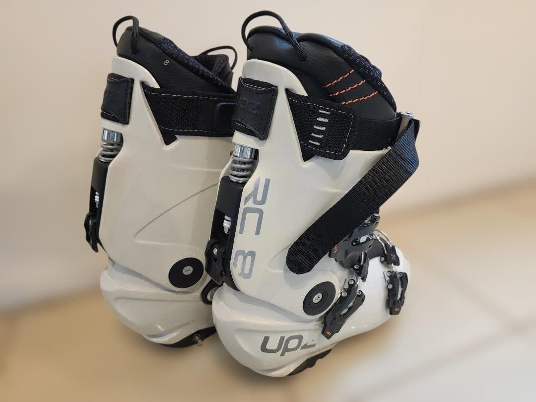 upzブーツ　スノーボード　アルパイン　RC8　26.6～27CM