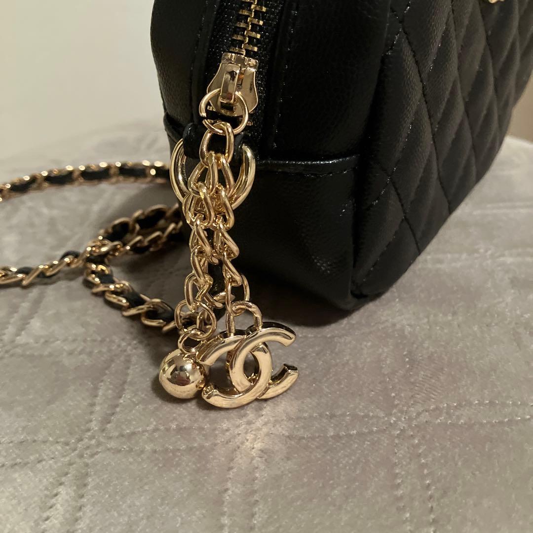 CHANEL シャネル　ショルダー バッグ ゴールドチェーン