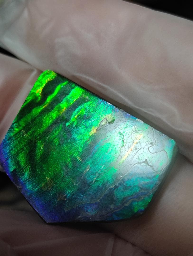 アンモライト　ルース　24-1418 32000