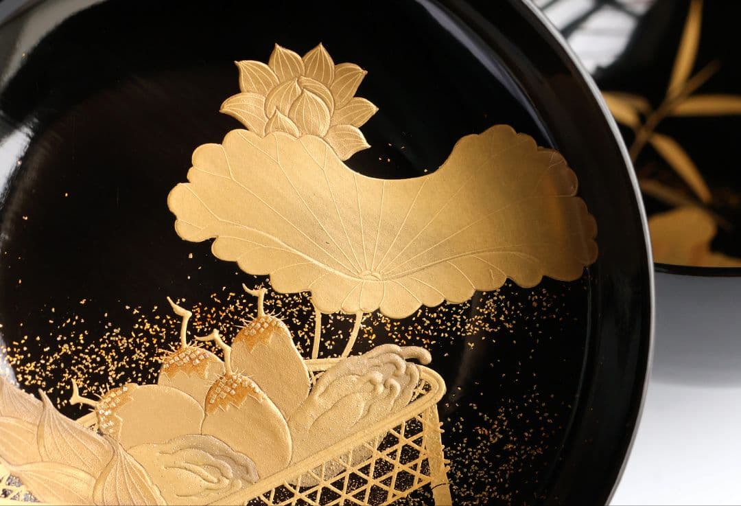 【CM411】天然木漆塗 加賀蒔絵 蓮と野菜金蒔絵 黒煮物椀 二客 漆器 昭和期