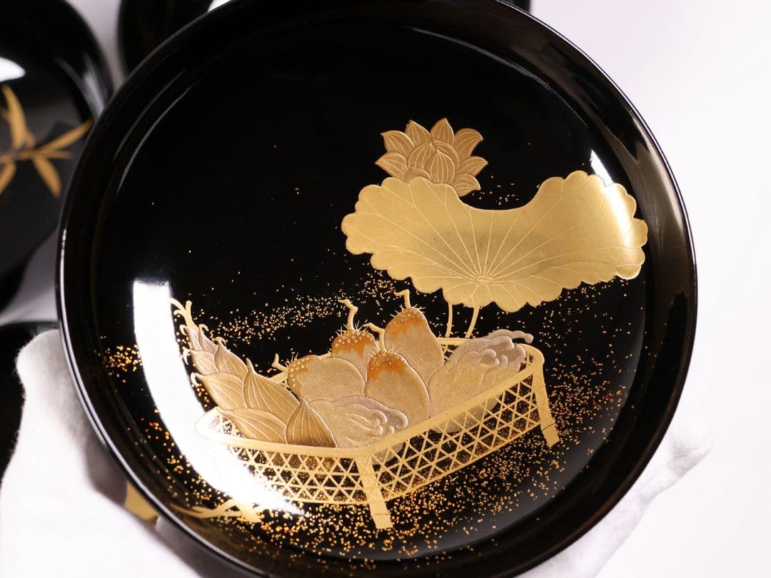 【CM411】天然木漆塗 加賀蒔絵 蓮と野菜金蒔絵 黒煮物椀 二客 漆器 昭和期
