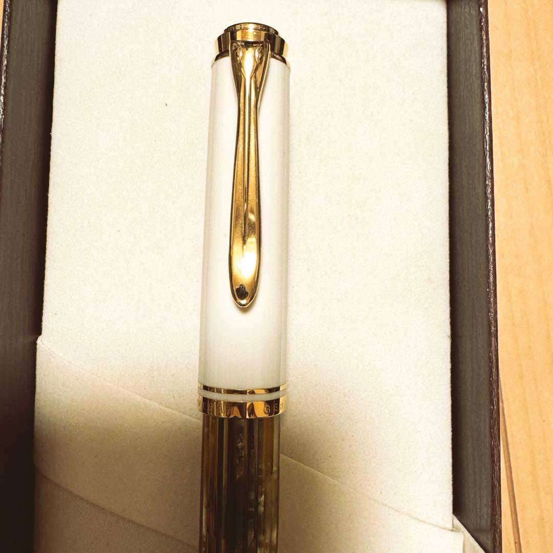 PelikanスーべレーンM400万年筆 ホワイト トータス　M中字