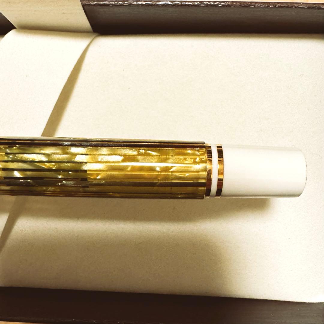 PelikanスーべレーンM400万年筆 ホワイト トータス　M中字