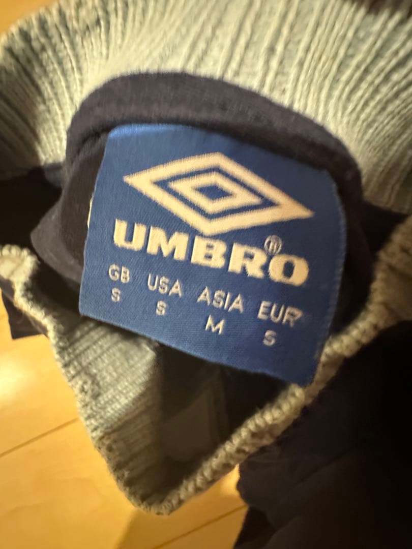 Umbroドリルトップ リアム　Oasis