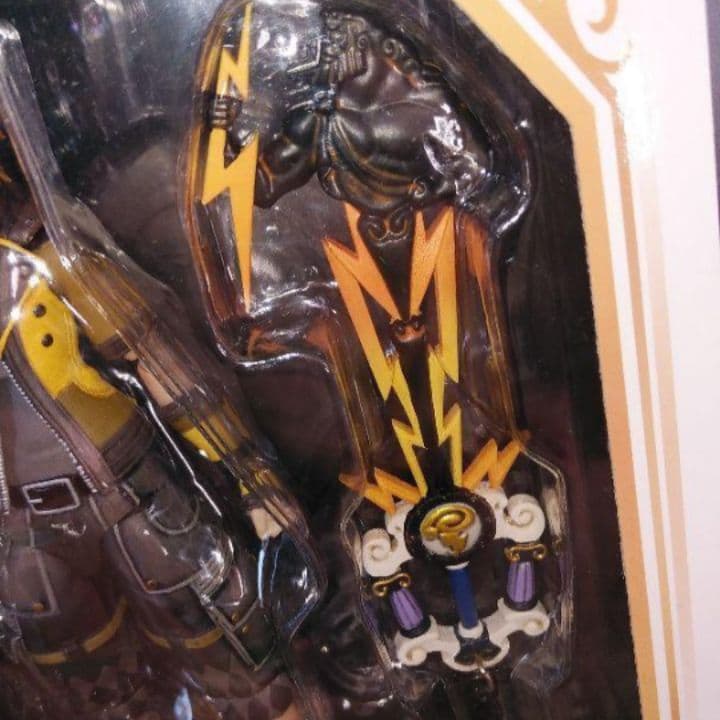 ディズニー　キングダムハーツ　ソラ　フィギュア　ブリングアーツ　ガーディアン