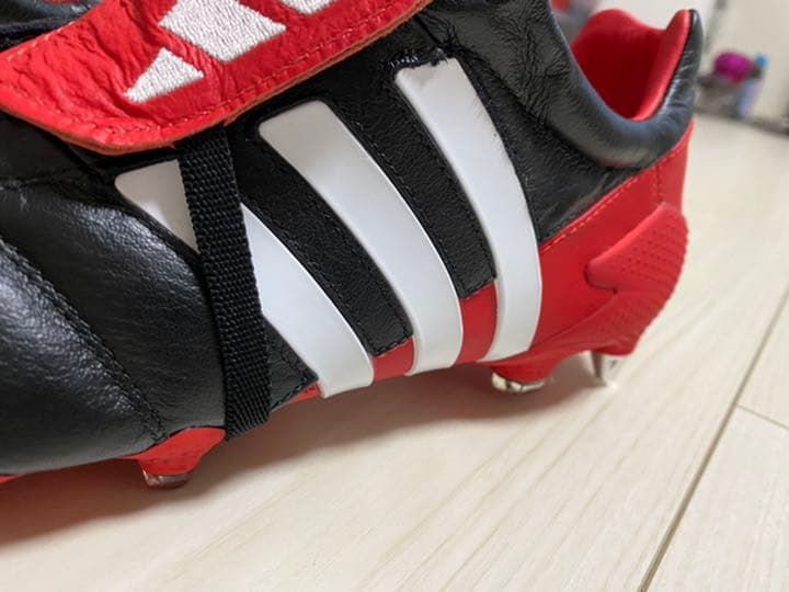 アディダス　プレデターマニア　復刻版