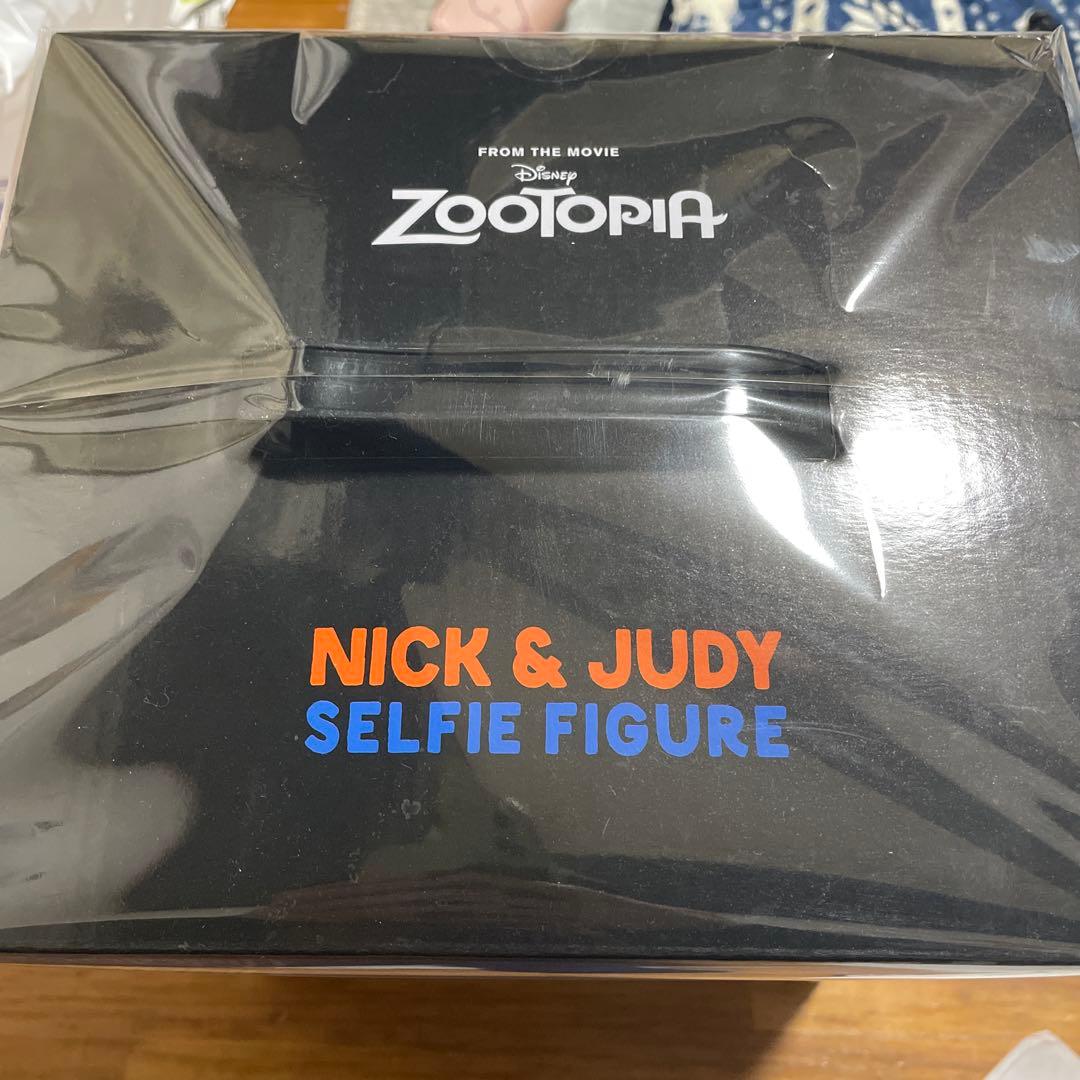 ハッピーくじ　ズートピア A賞　ニック & ジュディ セルフィーフィギュア