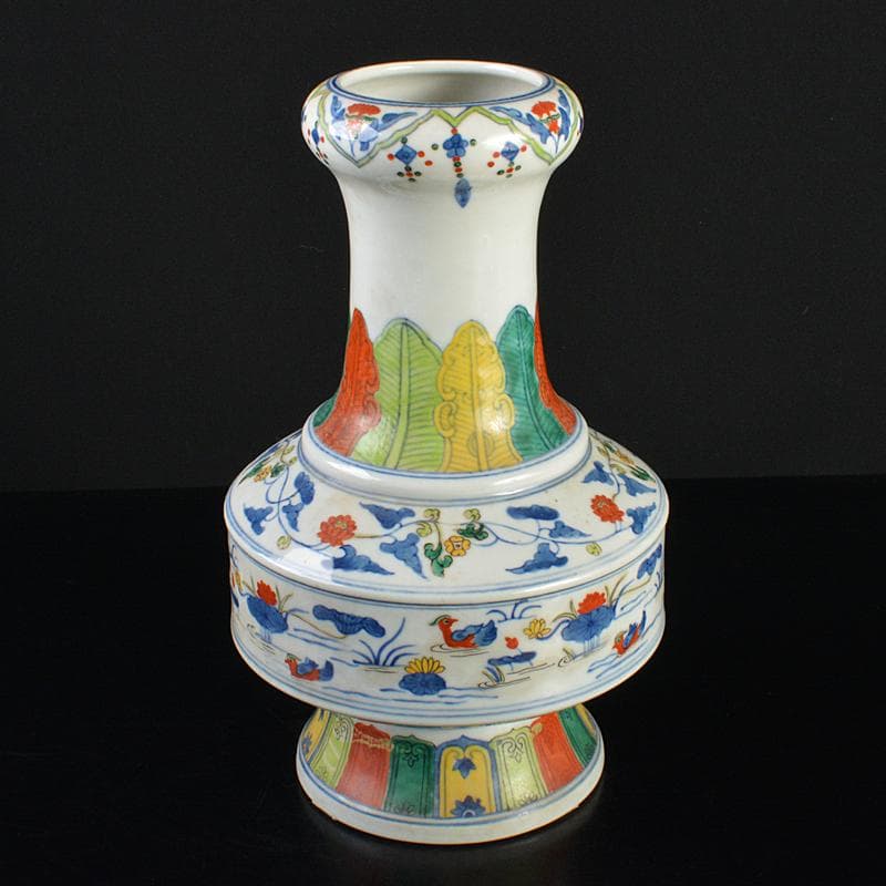 中国　大明成化年製　五彩　蓮池水鳥文瓶　V　R7087B