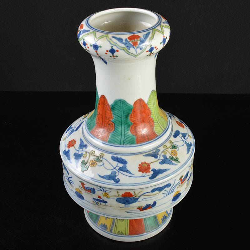 中国　大明成化年製　五彩　蓮池水鳥文瓶　V　R7087B