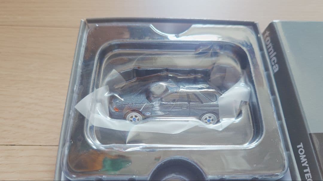 トミカリミテッドヴィンテージ　スカイラインGT-R BNR32
