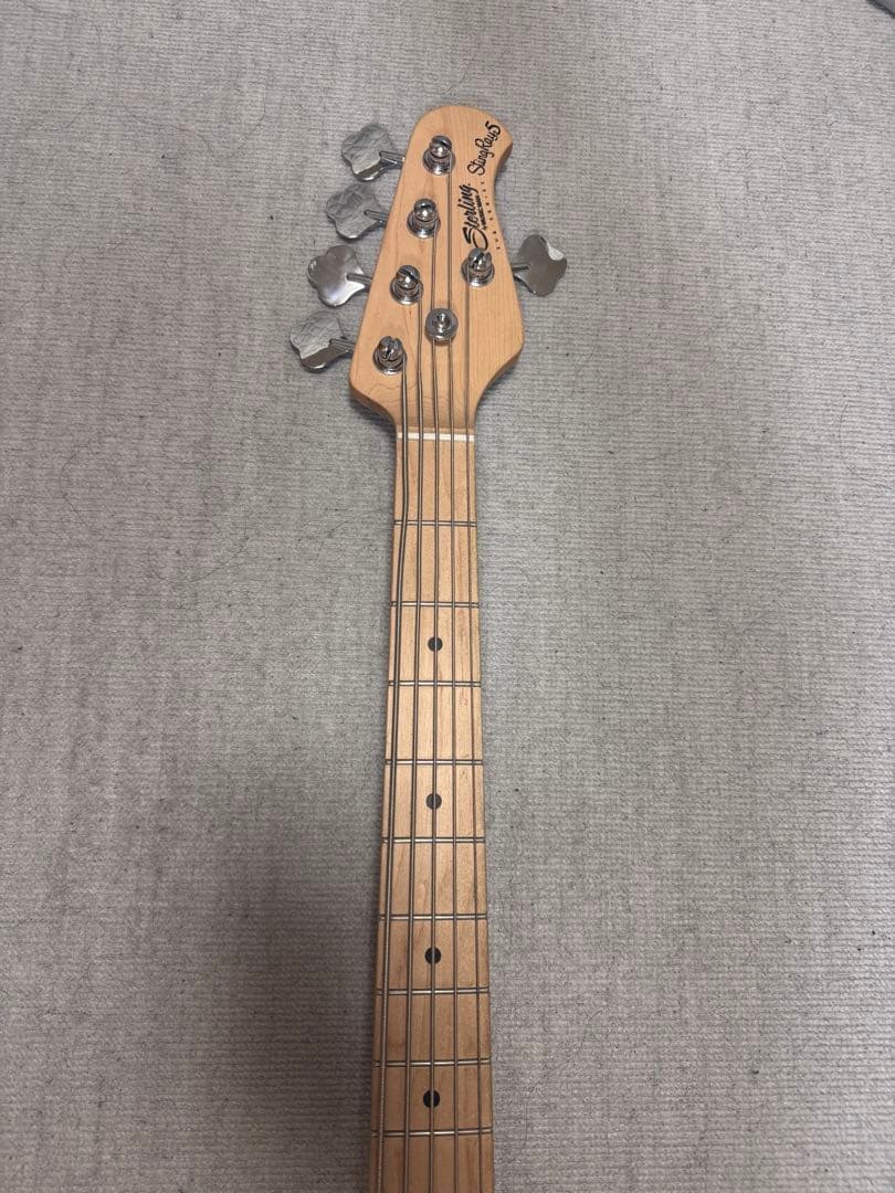 Sterling by Music Man StingRay5 5弦エレキベース