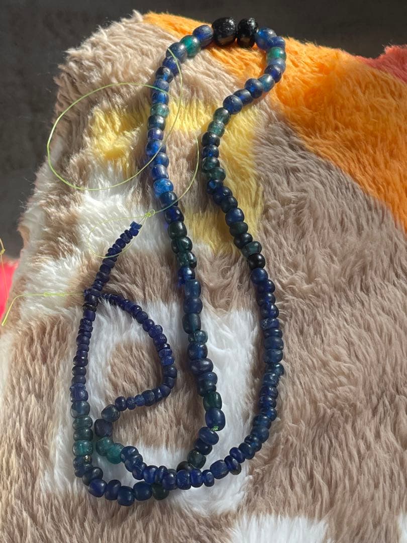 古墳時代　瑠璃玉首飾り　装飾品　出土品