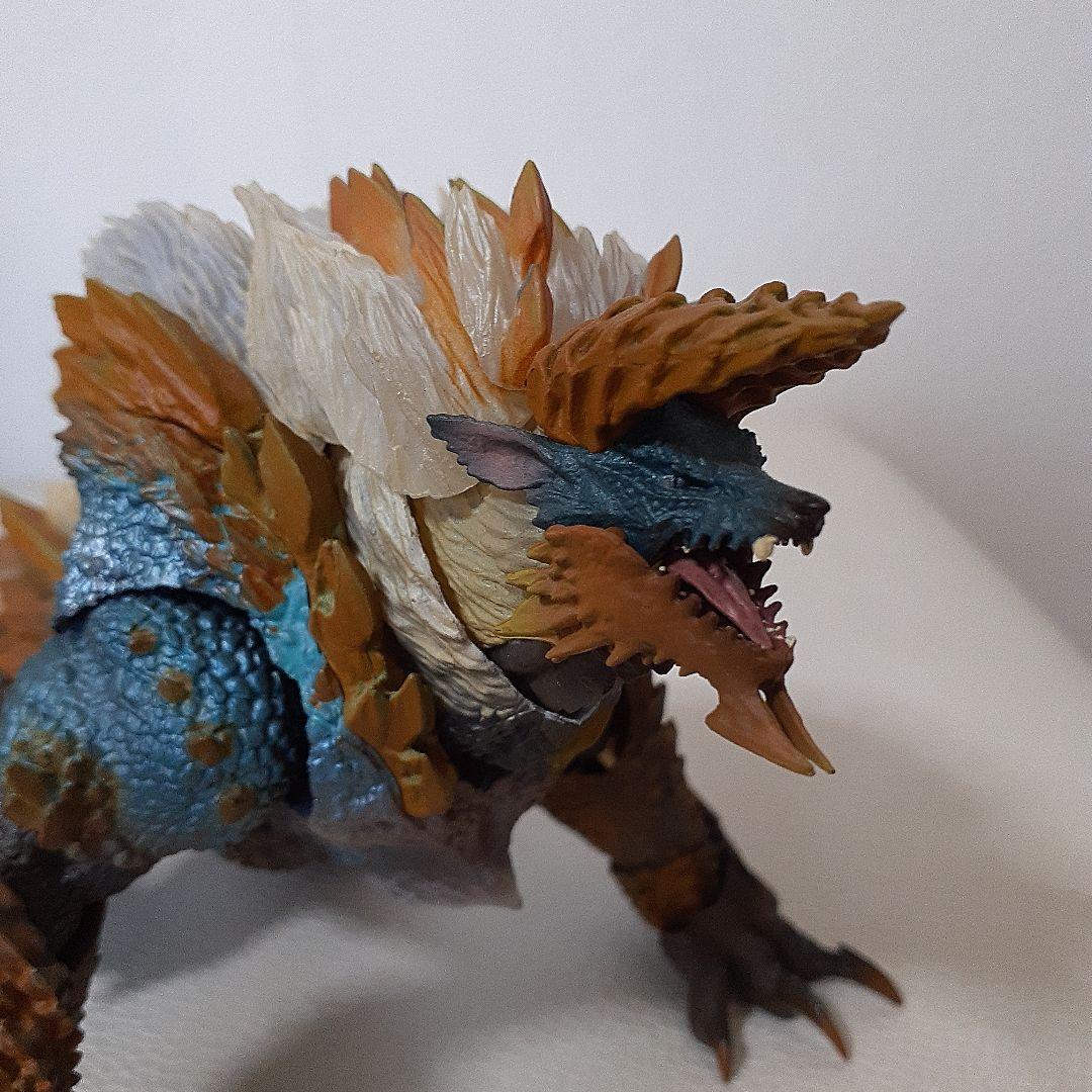 モンスターハンター　ジンオウガ　フィギュア